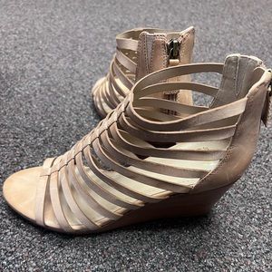 New w/o tags Johnston & Murphy wedge shoes. Size 10A